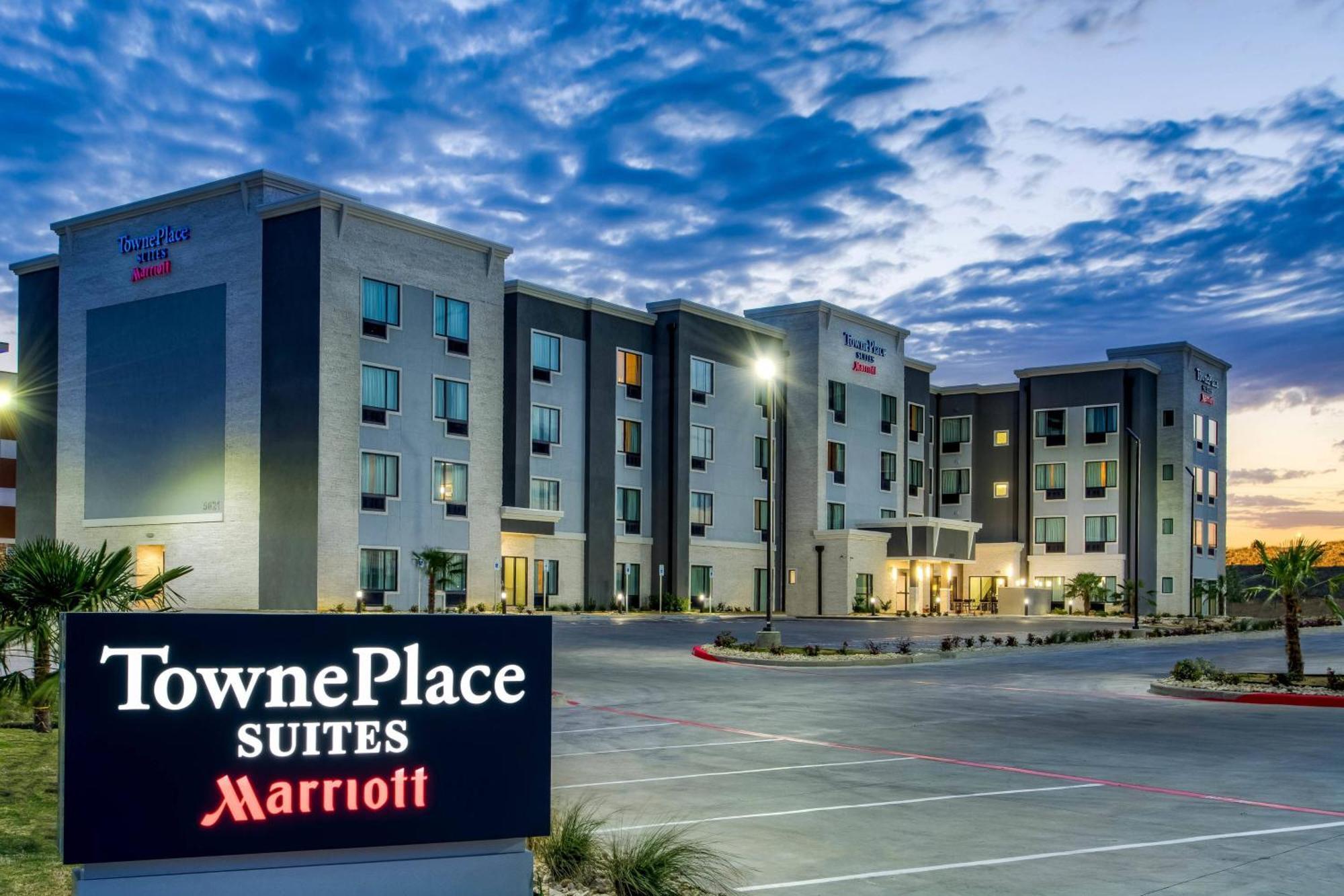 Towneplace Suites By Marriott Waco South Bagian luar foto